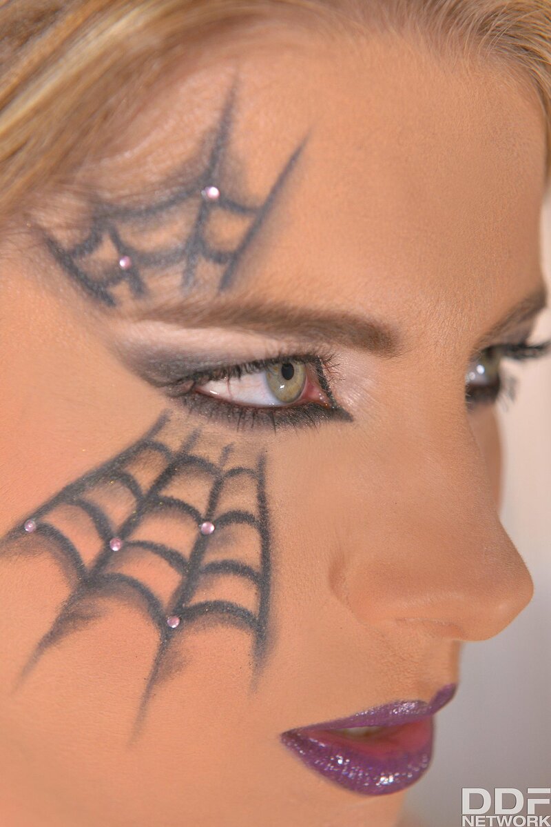 Регина, 22 года, 4 размер груди